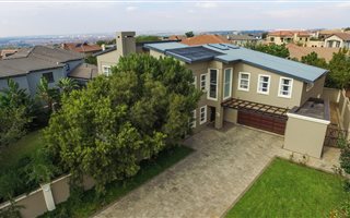 5 Bedroom House in Midlands Estate
