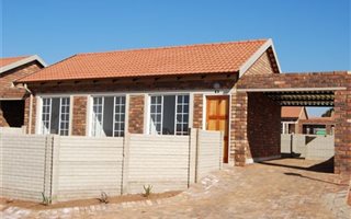 2 Bedroom Simplex in The Orchards