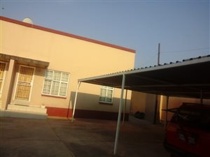 8 Bed Townhouse in Lenasia South