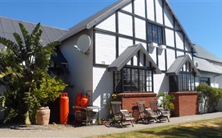 8 Bedroom House in Rome Glen