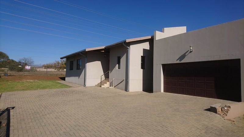 3 Bed House To Rent In Bloemfontein Rr2056472 Private