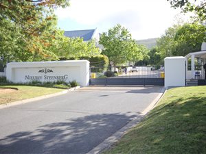 3 Bed House in Steenberg