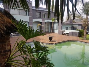 4 Bed House in Oakdene