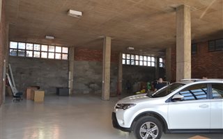 416 m² Industrial space in New Germany