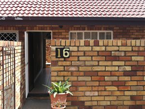 2 Bed Simplex in Croydon