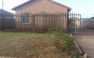 3 Bedroom House in Protea Glen