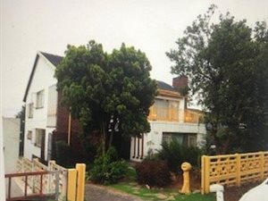 5 Bed House in Bosmont