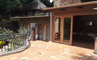 3 Bedroom House in Kosmos