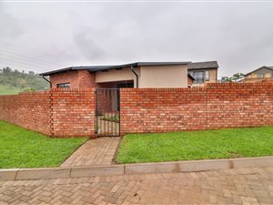 3 Bed Townhouse in Wilgeheuwel