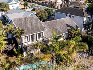 4 Bed House in Blue Bend