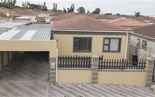 3 Bedroom House in Bernadino Heights