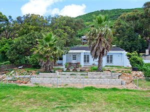 3 Bed House in Glencairn