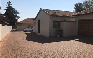 3 Bedroom Townhouse in Linden