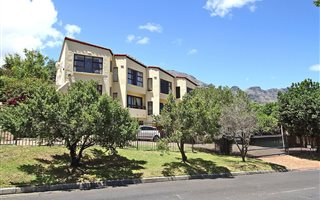 3 Bedroom Townhouse in Hout Bay and surrounds