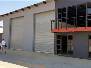 721 m² Industrial space in Pomona