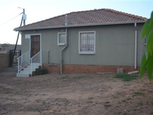 3 Bedroom House in Montana Park