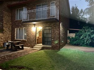 3 Bed Duplex in Meyerspark