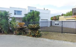 4 Bedroom House in Die Boord