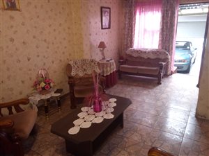 3 Bed House in Elsies River