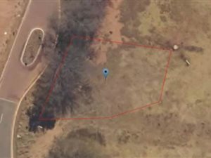 704 m² Land available in Senderwood