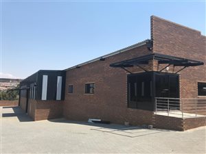 998 m² Industrial space in Cosmo City