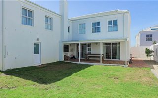 4 Bedroom House in Sunningdale