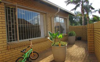 2 Bedroom House in Dal Fouche
