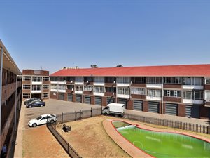 2 Bed Apartment in Rhodesfield