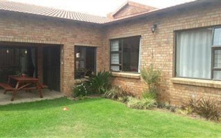 3 Bedroom Cluster in Honeydew Manor