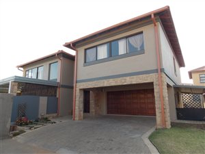 5 Bedroom House in Birdwood