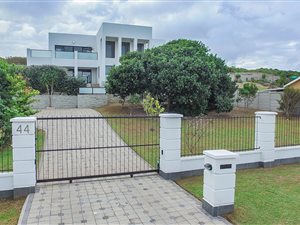 4 Bed House in Seaview