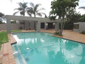 2 Bed Apartment in Marais Steyn Park