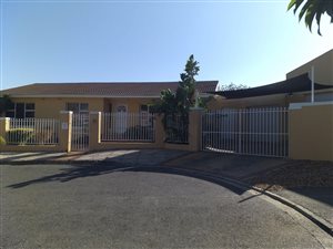 3 Bed House in Charleston Hill