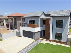 4 Bed House in Ruimsig