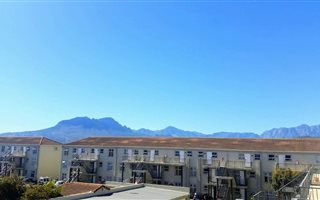 1 Bedroom Apartment in Strand Central