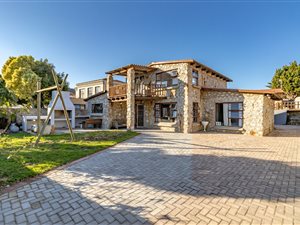 5 Bed House in Summerstrand