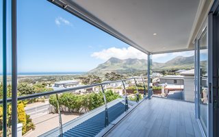 4 Bedroom House in Noordhoek
