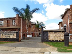 2 Bedroom Apartment in Scheepers Heights