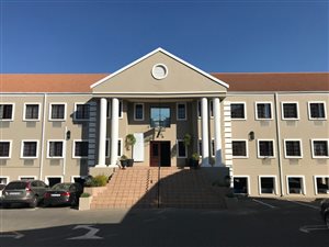 1126 m² Office Space in Halfway House