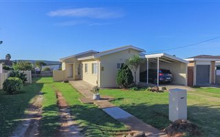 3 Bedroom House in Bothasrus