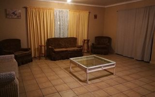 3 Bedroom House in Kensington
