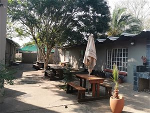1375 m² Commercial space in Hatfield