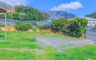 394 m² Land available in Vredehoek