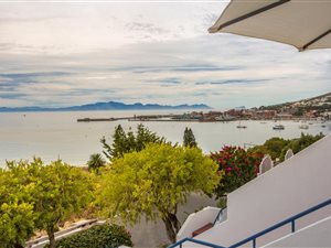 3 Bed Townhouse in Simons Town