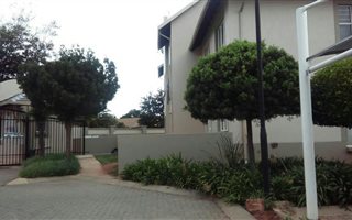 1 Bedroom Townhouse in Klippoortje