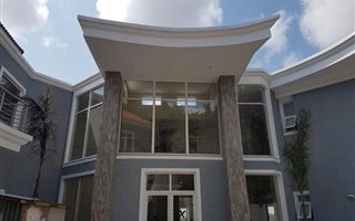 6 Bedroom House in Waterkloof Ridge