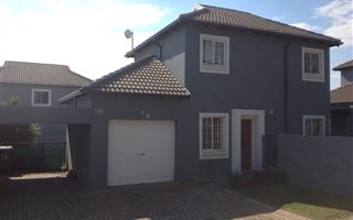 2 Bedroom Duplex in Kosmosdal