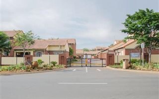 2 Bedroom Townhouse in Eco Park