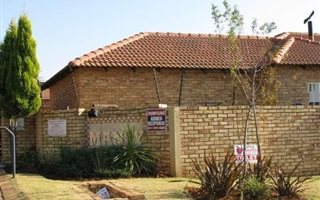2 Bedroom Simplex in Ruimsig