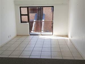 2 Bed Apartment in Gordons Bay Central